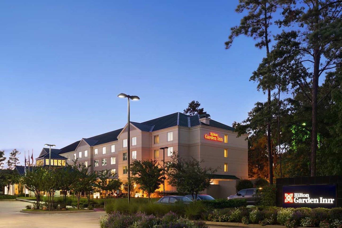 Hilton Garden Inn Houston/The Woodlands Exterior photo